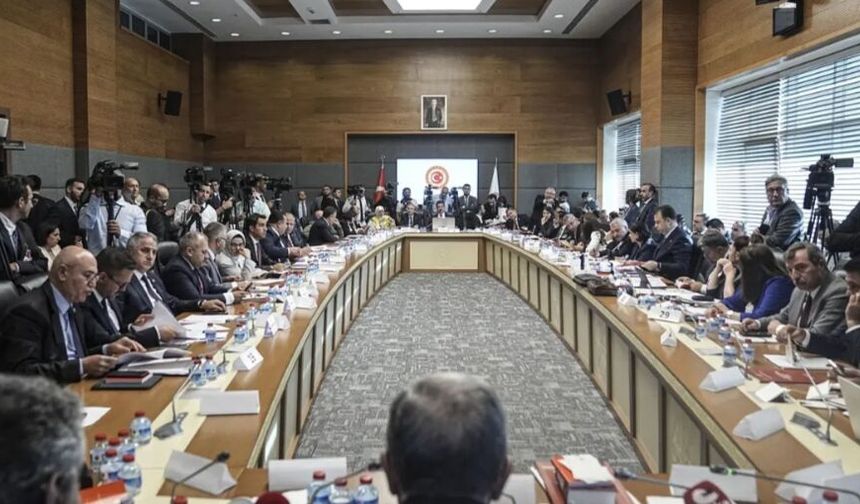 Komisyonda ‘Çerçeve Yasa’ Teklifi Görüşüldü: Dikkat Çeken Mesajlar