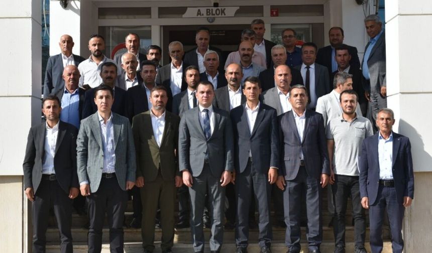 Yüksekova’daki 28 Köyün Muhtarıyla Hizmet Toplantısı