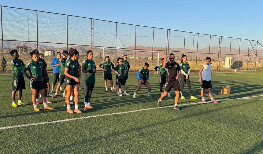 Yüksekova Spor’un rakibi Şemdinli’ye gelmedi