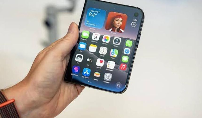 Apple'ın katlanabilir telefonu yok sattı! Stoklar 2 dakikada bitti