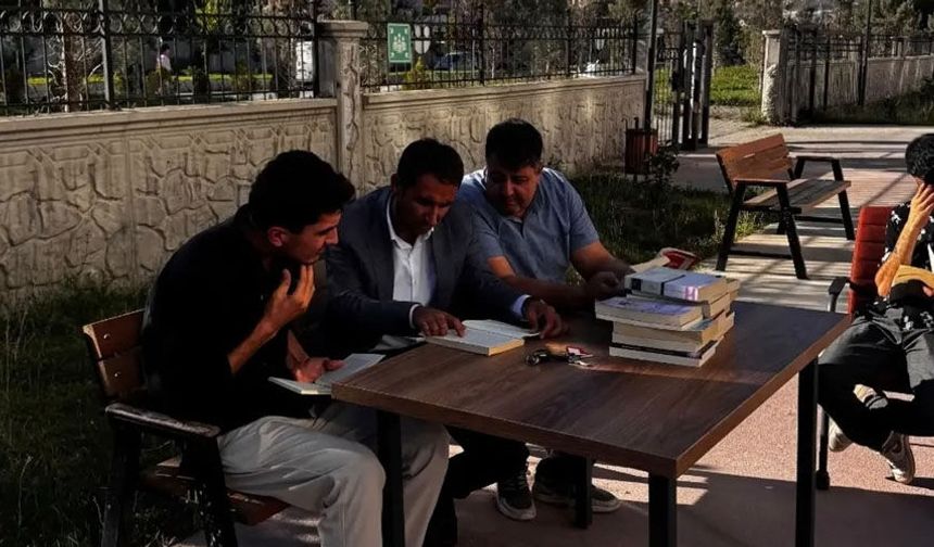 Patnos Kütüphanesi’nde kitaplarla dolu keyifli bir gün