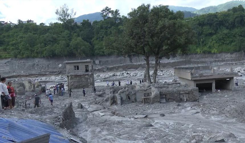 Nepal ve Çin'de sel felaketinde ölü sayısı bini aştı