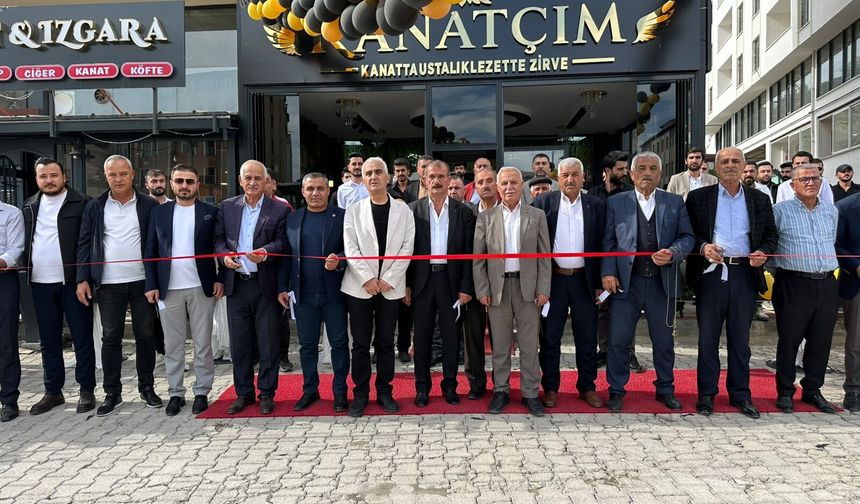 Yüksekova’da Kanatçım İsimli İşyeri Hizmete Açıldı
