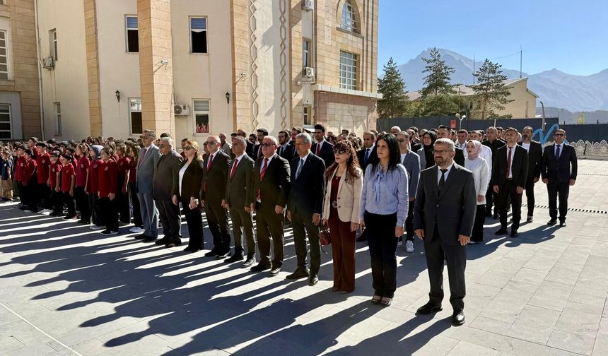 Hakkari’de yeni eğitim yılı törenle başladı