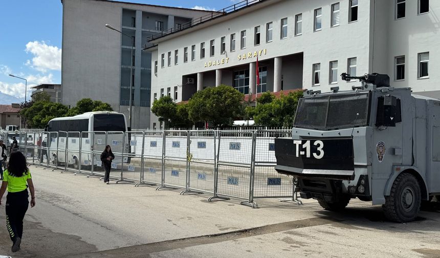 Yüksekova’da bahis soruşturmasında 16 şüpheli daha adliyeye sevk edildi