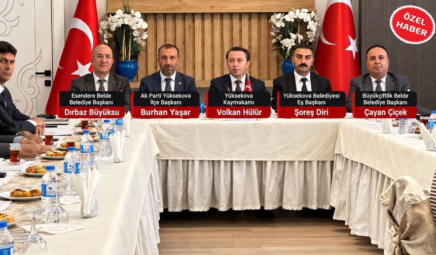 Yüksekova’daki toplantıda AK Parti İlçe Başkanı’nın protokoldeki yeri dikkat çekti