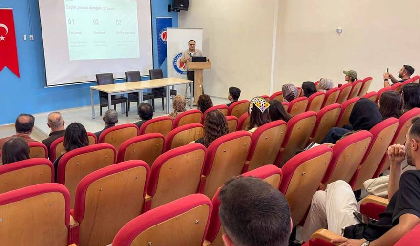 Hakkari Üniversitesi’nde İntiharı Önleme ve Farkındalık Eğitimi