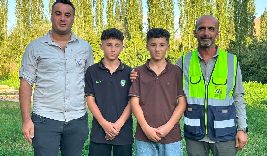Yüksekova’da gündem olan ikizlere Ölmez Madencilik 'ten eğitim desteği
