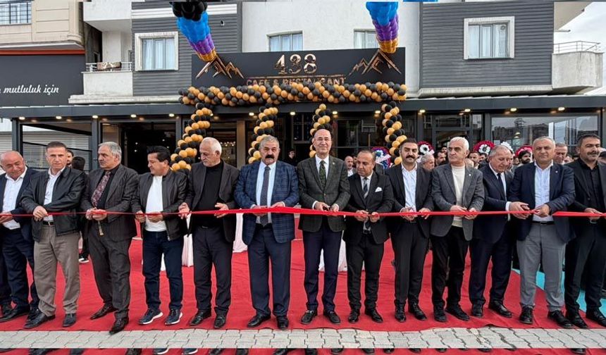 Yüksekova’da Yeni Bir Restaurant Hizmete Açıldı