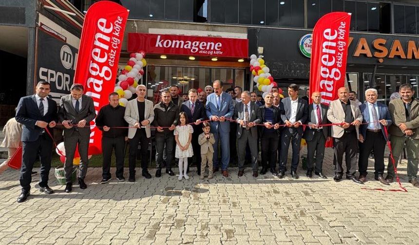Yüksekova’da Komagene Etsiz Çiğ Köfte’nin ikinci şubesi açıldı
