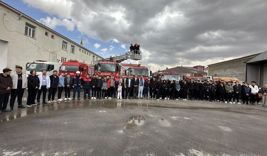 Yüksekova’da İtfaiye Haftası Renkli ve Bilinçlendirici Etkinliklerle Sona Erdi