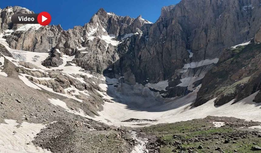 Hakkari’de 20 bin yıllık buzullar eriyor: Drone görüntüleri endişe veriyor