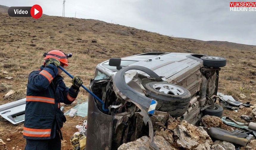 Yüksekova-Esendere karayolunda kaza: 2 yaralı