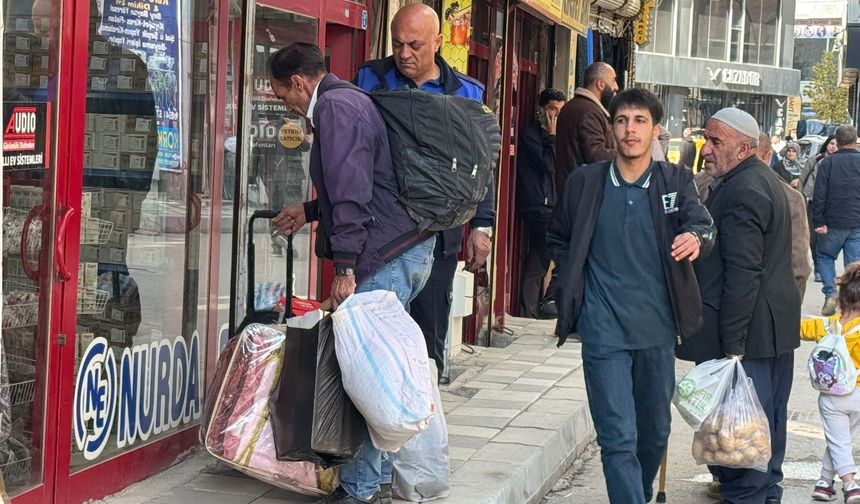 Yüksekova’da zabıta ekiplerinden kaldırım işgaline karşı denetim