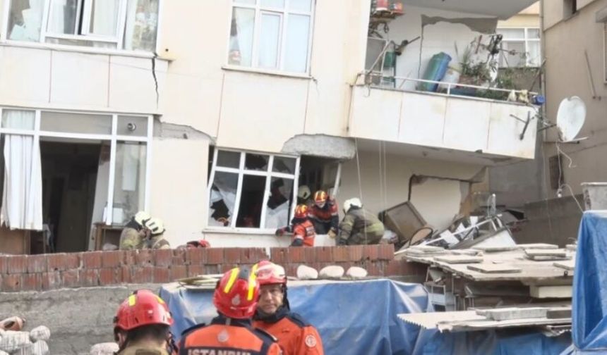 7 katlı bina çöktü: Enkaz altında kalanlar var