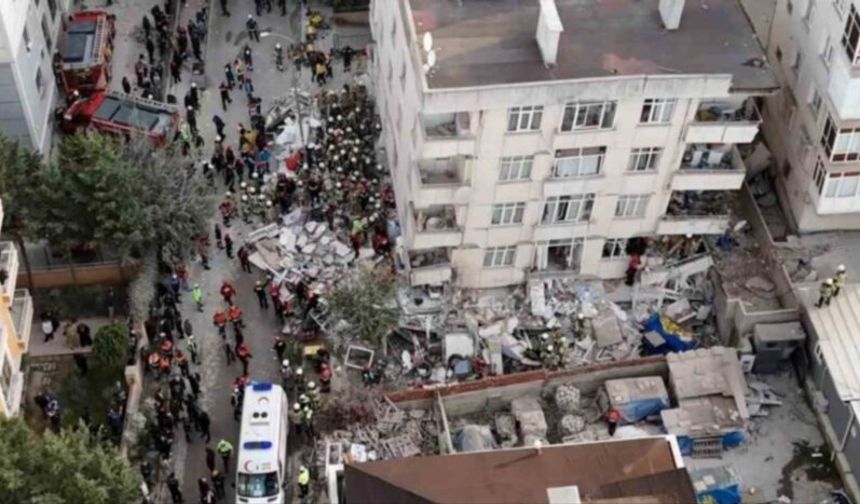 İstanbul'da çöken binada can kaybı 2'ye yükseldi, 2 kişi aranıyor