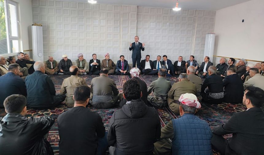 Derecik’te mahallelerin köy olması tartışılıyor