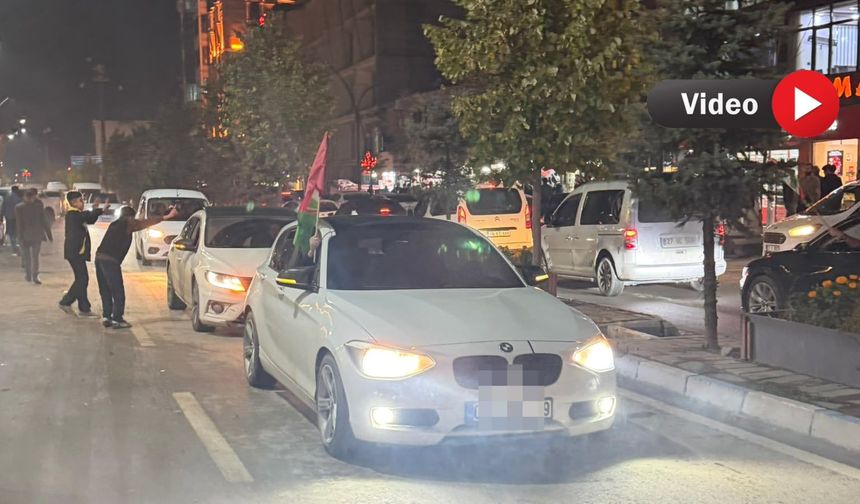 Amedspor’un Galibiyeti Yüksekova’da Kutlandı