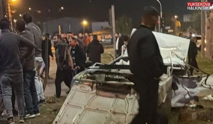 Van’da tır ile otomobil çarpıştı: 2 ölü, 2 yaralı