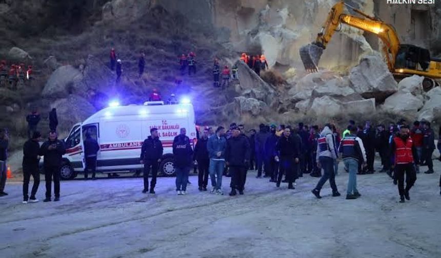 Kapadokya'da peribacası yıkıldı: Ölü ve yaralılar var