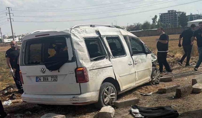 Belediye ekiplerine araç çarptı: 1 ölü, 2 yaralı