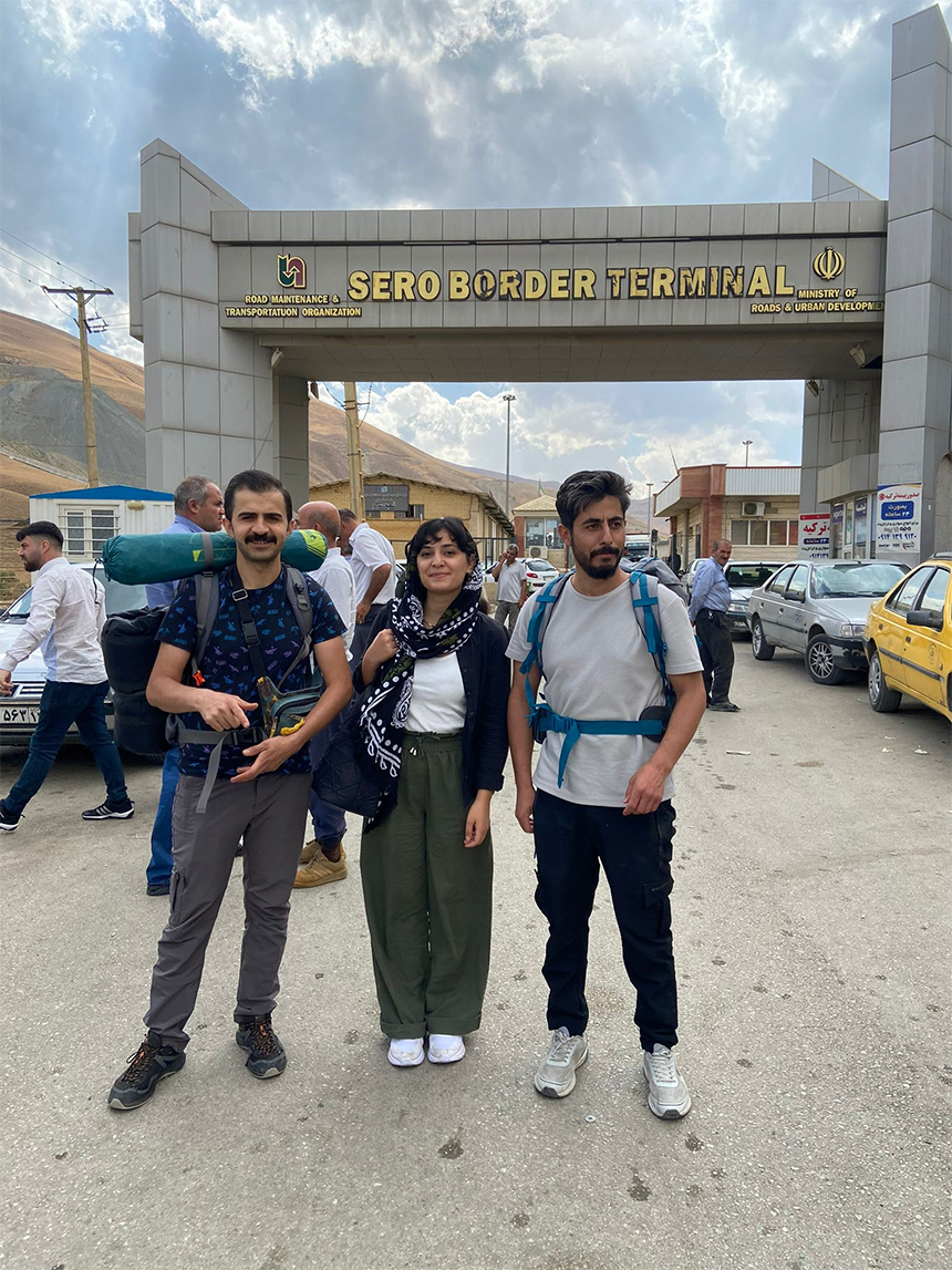 İlçede dağcılık ve tur rehberliği yapan Yüksekova Ekolojik, Kültürel ve Dağcılık Spor Kulübü  (YEKDASDER) üyesi İslam Gürdal 4 bin lirayla 14 günde İran’nın 10 şehrini 3 arkadaşıyla gezdi. 