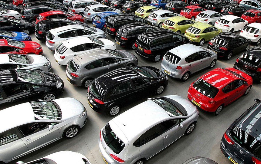 Sıfır araç fiyatlarının yükselmesi nedeniyle otomobil firmaları, stoklarındaki araçları tüketmek için kampanyalar başlattılar.
