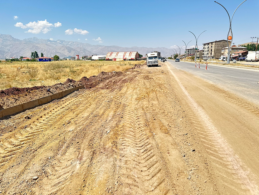 Yüksekova Hastane Yolu Kaldırım2 (1)