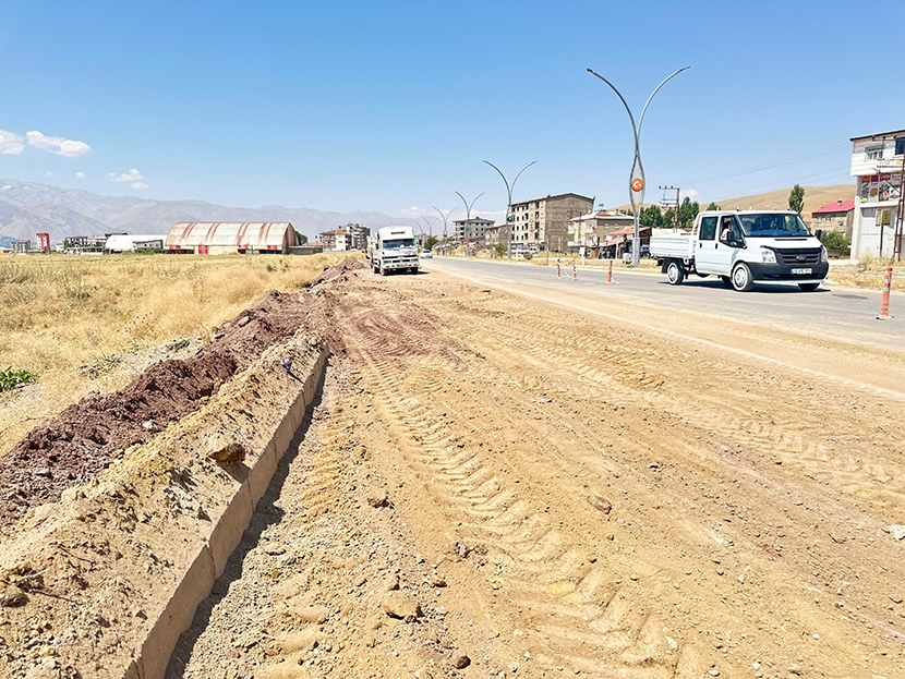 Yüksekova Hastane Yolu Kaldırım3