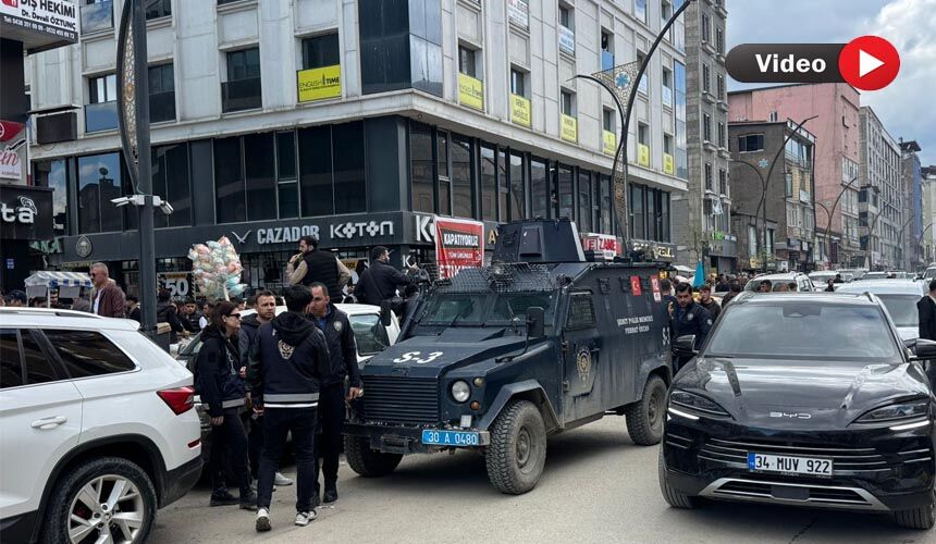 Yüksekova’da Cengiz Topel Caddesi’nde İki Grup Arasında Kavga: 2 Yaralı
