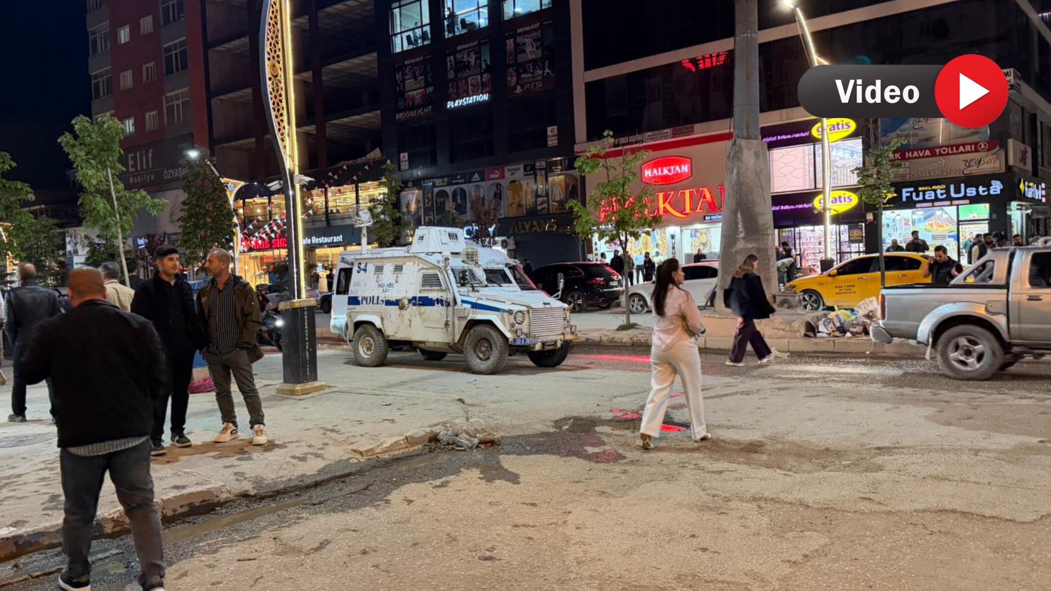 Yüksekova Çarşı Merkezinde Kavga: İş Yerinin Camları Kırıldı