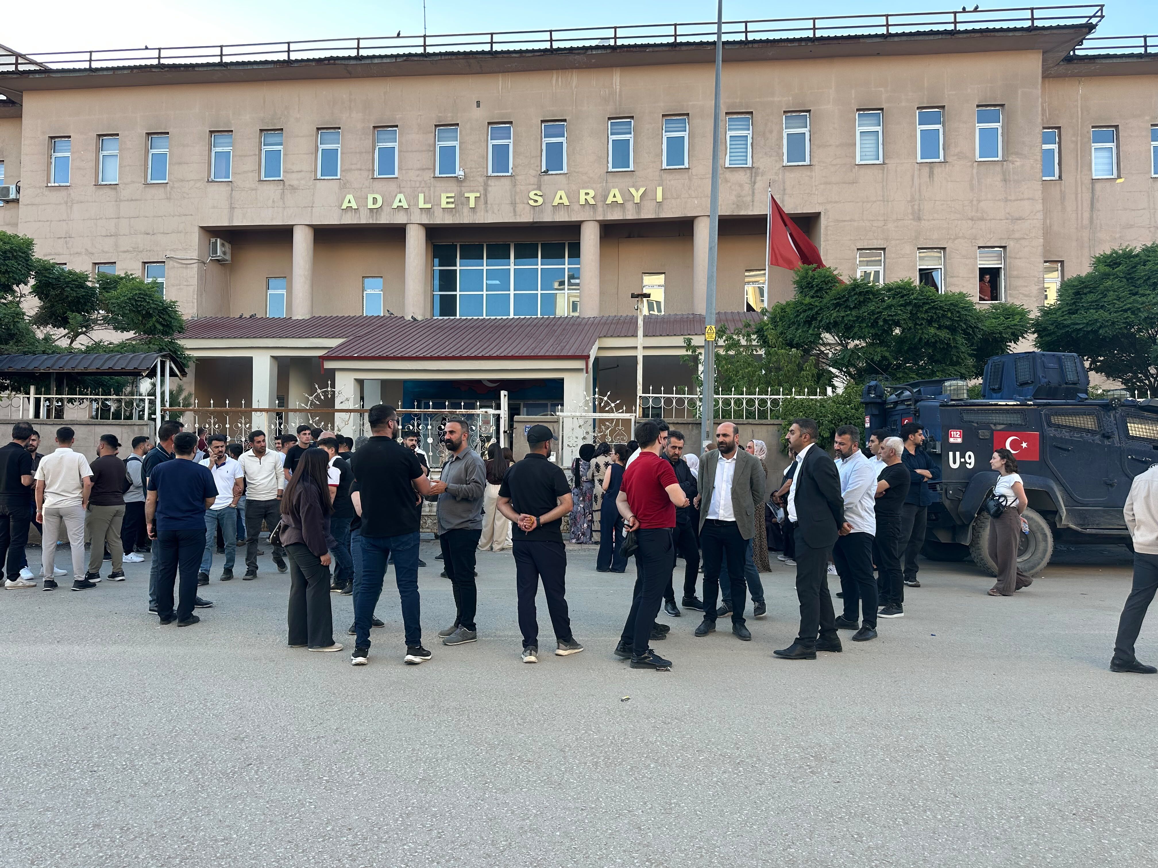 Yüksekova'da sosyal medya paylaşımları soruşturması: 2 kişi tutuklandı