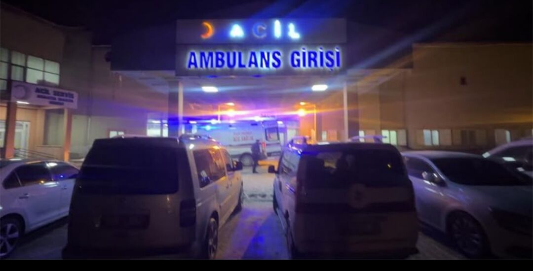 Yüksekova’da av tüfeğinden çıkan saçmalar baba ve kızına isabet etti