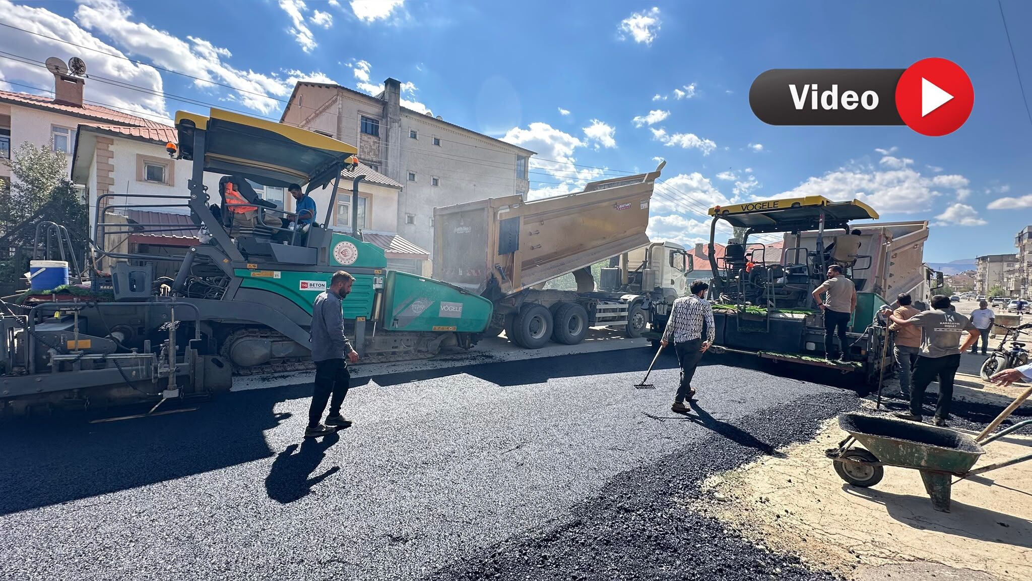 Yüksekova’da 5 Farklı Yolda Sıcak Asfalt Çalışması