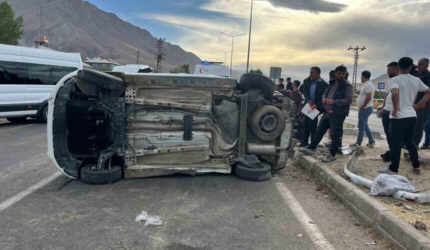 Van’da trafik kazası: 3 yaralı