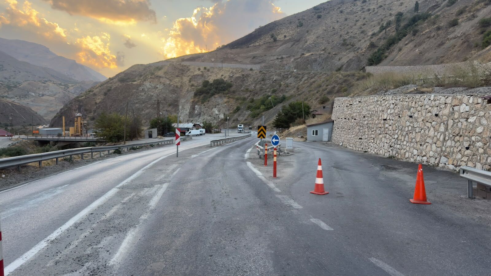 Yüksekova Yeniköprü kontrol noktası kaldırıldı