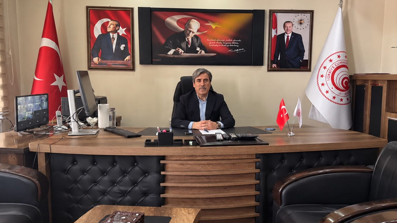 Eski AK Partili Başkan Hakkâri’ye Müdür Olarak Atandı