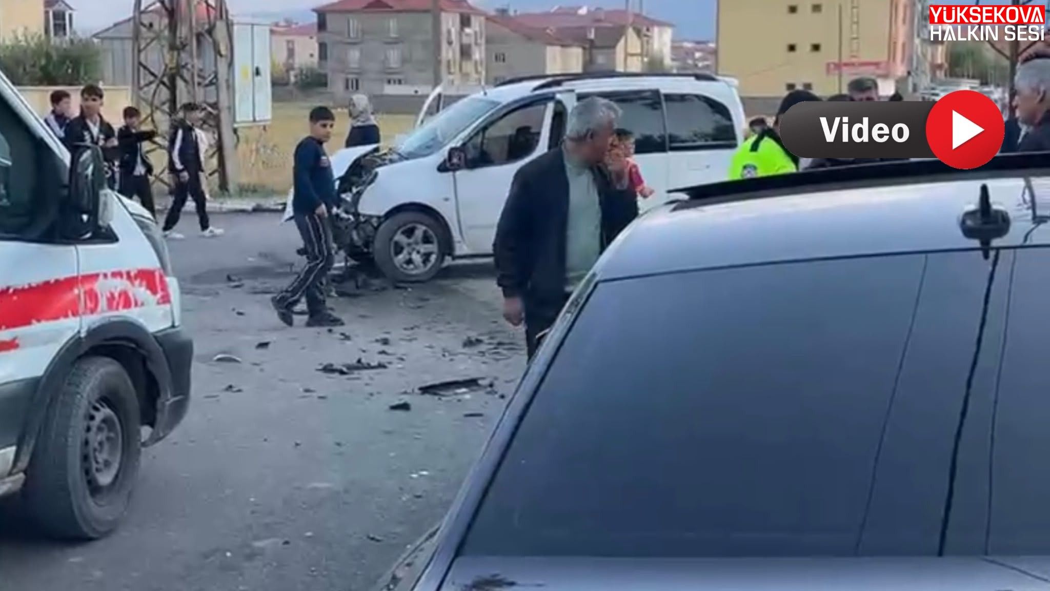 Yüksekova’da İki Araç Çarpıştı: 1 Yaralı
