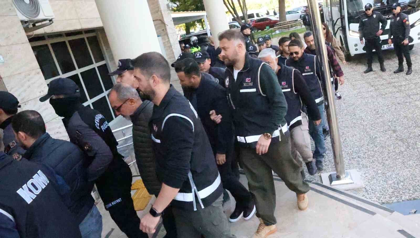 Milas Belediye Başkanı ve oğlu dahil 18 tutuklama