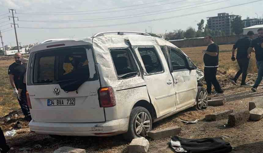 Belediye ekiplerine araç çarptı: 1 ölü, 2 yaralı
